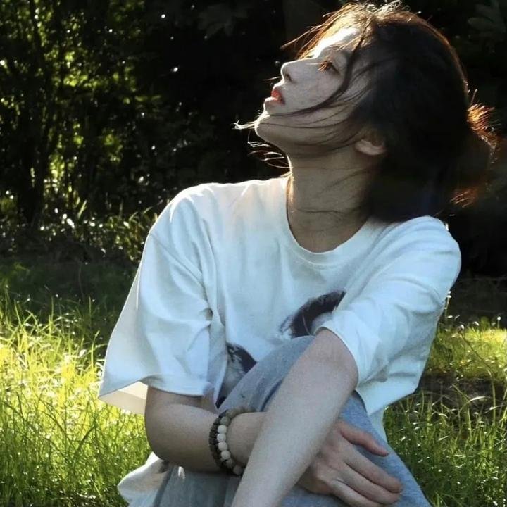 周日般的爱情海报